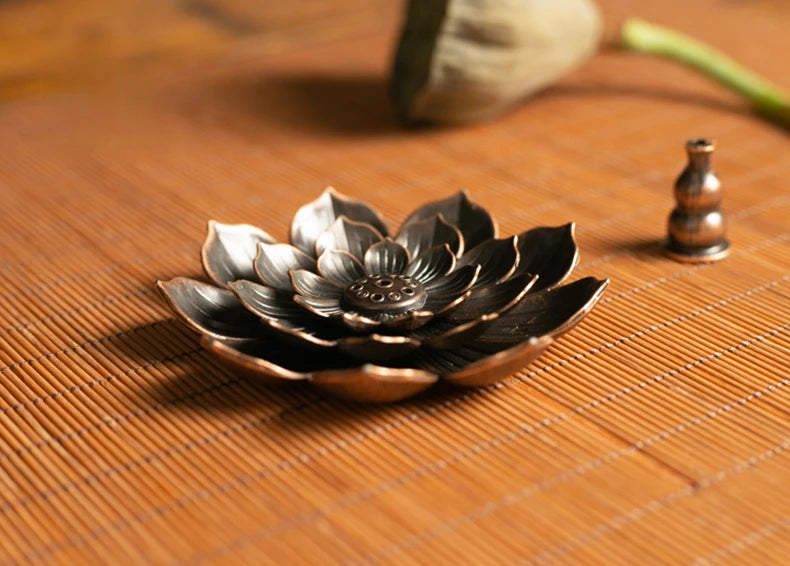 YXYMCF 1PC Alloy Incense Burner Stick Holder Plate Buddhism Zen Lotus Frog Snail Censer Bronze Nasturtium Home Decor 24 Styles