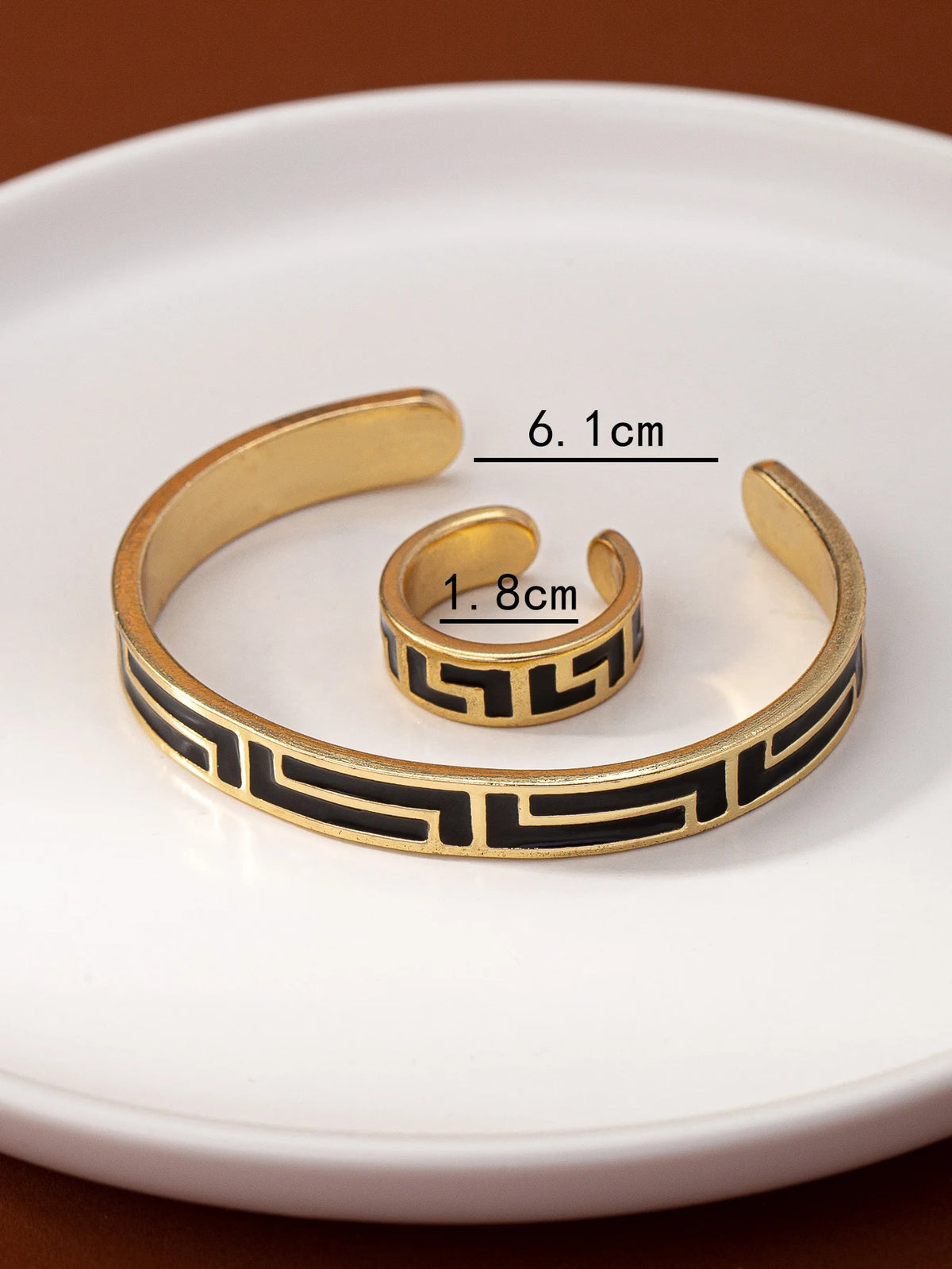 The Latest Fashionable and Personalized Exquisite Metal Oil-Drip Bracelet Ring