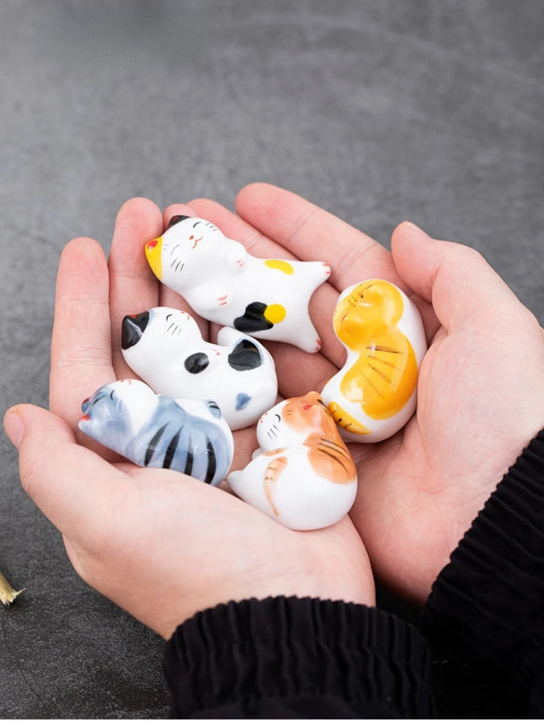 Cute Cat Ceramic Chopsticks Holder Stand Fine Design Chopstick Rack Pillow Care Rest Japanese Style Kitchen Tableware Tools New