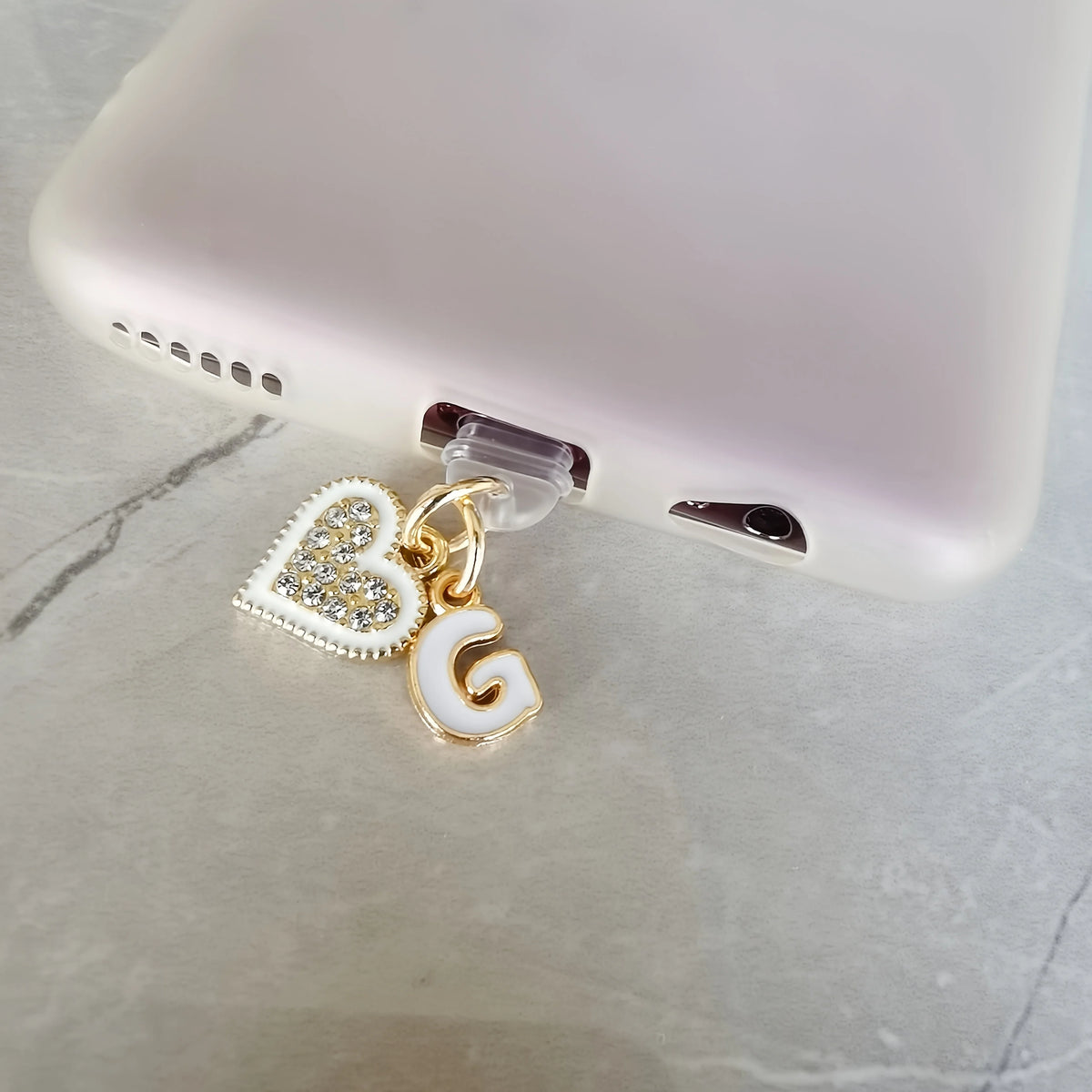 Of Light Luxury Sparkling Diamond Letter Heart-Shaped Phone Dust