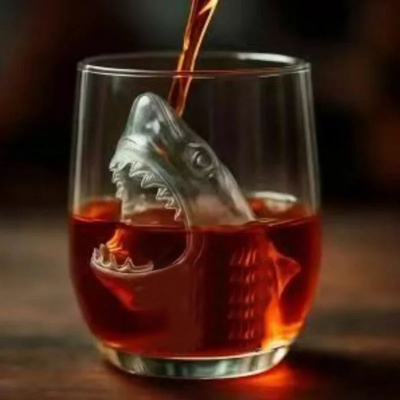 3d Great White Shark Movie Souvenir Glass Cup Transparent Ocean Animal Shaped Whiskey Beer Drinkwares Home Decorations Statues