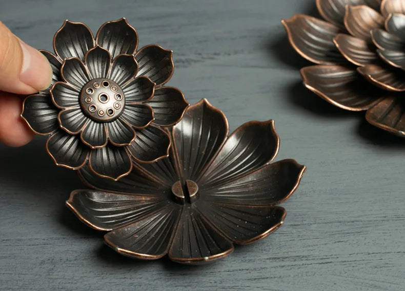 YXYMCF 1PC Alloy Incense Burner Stick Holder Plate Buddhism Zen Lotus Frog Snail Censer Bronze Nasturtium Home Decor 24 Styles