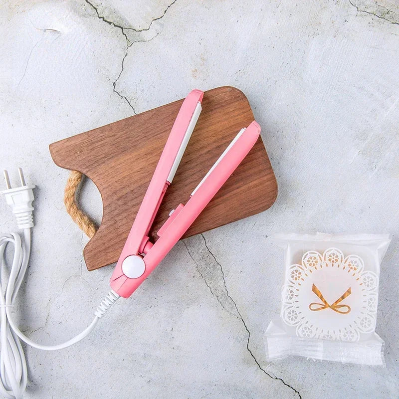 Mini Portable Heat Sealing Machine Food Vacuum Sealer Seal Packing Plastic Impulse Sealer Household Bag Clips Handheld bagsealer