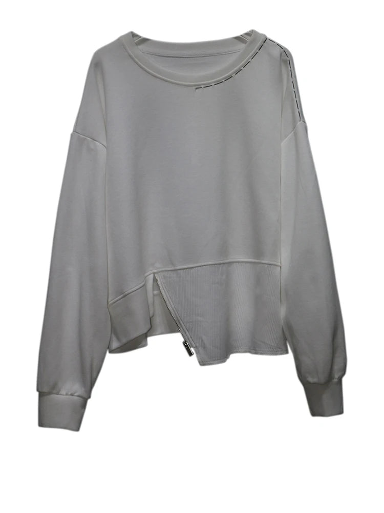[EAM] Black Topstitched Irregular Sweatshirt New Round Neck Long Sleeve Women Big Size Fashion Tide Spring Autumn 2026 1DJ3297