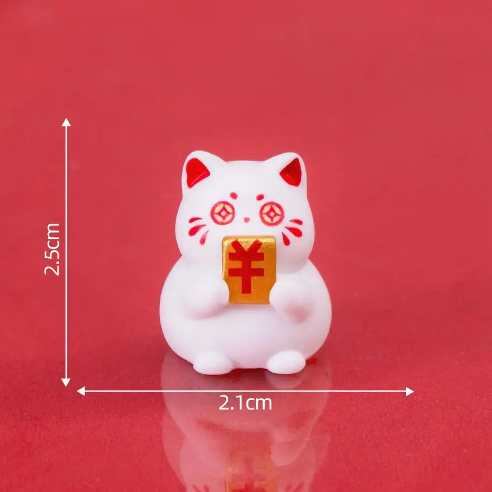 Modern Lucky Cat Figurine Crafts Ornaments Lovely Mini Cat Car Ornaments Cute Fortune Cat Figurines Gift