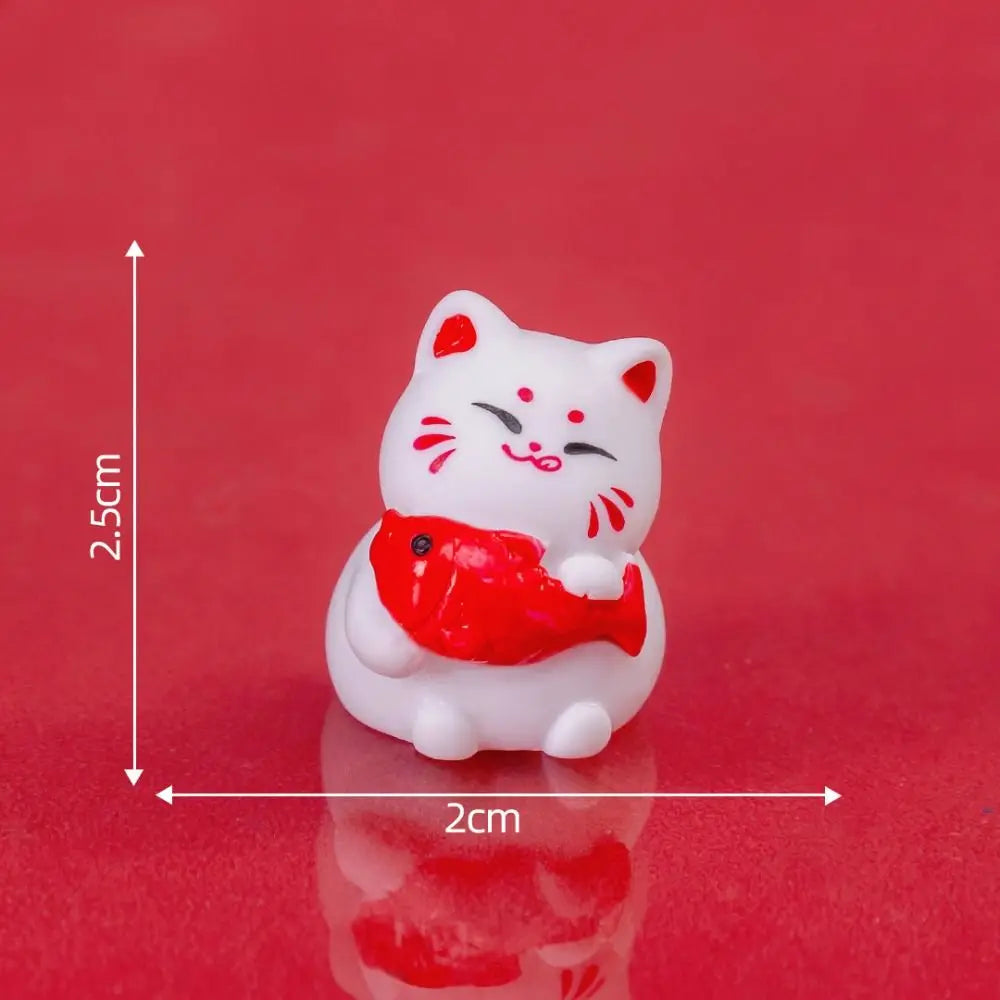 Modern Lucky Cat Figurine Crafts Ornaments Lovely Mini Cat Car Ornaments Cute Fortune Cat Figurines Gift