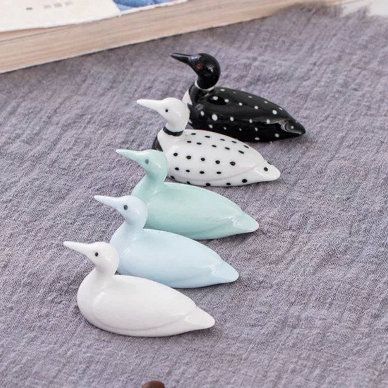 Cute Cat Ceramic Chopsticks Holder Stand Fine Design Chopstick Rack Pillow Care Rest Japanese Style Kitchen Tableware Tools New